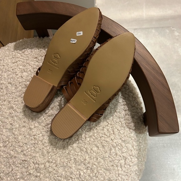 St Agni Paris Brown Woven Mules - Picture 5 of 6